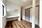 納戸はお子様のプレイルームや、テレワークルーム、アイロンがけなどの作業部屋として活用することもおすすめです