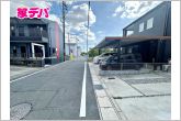 静かな住宅街で、車の出入りもスムーズです。
