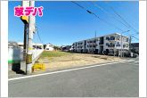 徒歩圏内にスーパー・コンビニ・ドラッグストアが揃い、郵便局や医療機関、公園も近く、日々の暮らしがとても便利です