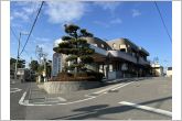 ともまつクリニック（390m）ともまつクリニックの南側からの全景です