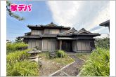 広々とした庭では、ガーデニングや家庭菜園を楽しんだり、季節ごとの植栽を育てたりと、屋外での楽しみが広がります