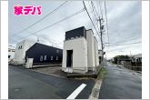三方道路に面しており、周囲が開けた開放感のある立地です