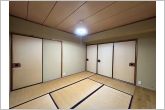 【和室約6帖】リビングと続き間の和室は、収納スペースとしてもお部屋としても柔軟にご利用いただけます。