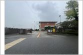 一色中部小学校（1010m）一色中部小学校の正門の全景です。