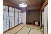 【和室6帖】床の間付きの情緒漂う和室。収納もしっかりついているので、おもてなしにも便利