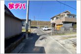 前面道路は車通り少ないのでお子様も安心して暮らせる環境です