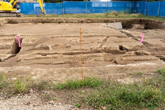 不動産売買で問題になるのは「届出が必要」ではなく「将来の工事に制約が出るか」