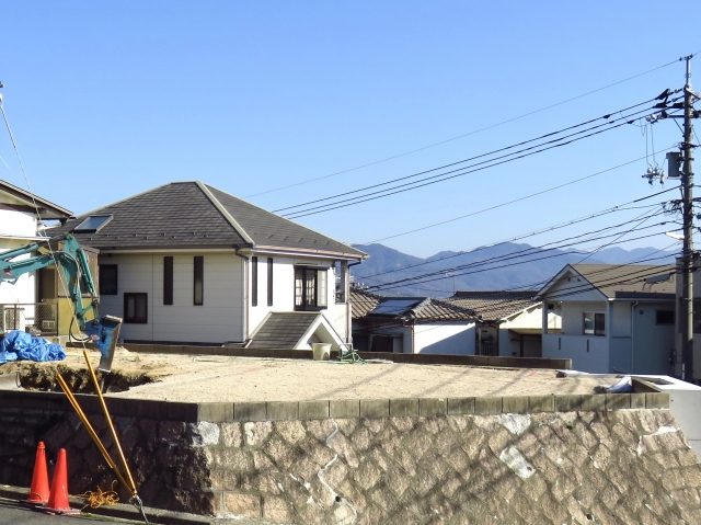 造成費や解体費が重い土地は慎重に見られる