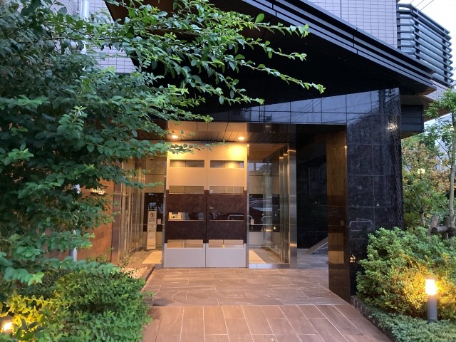 マンションエントランス