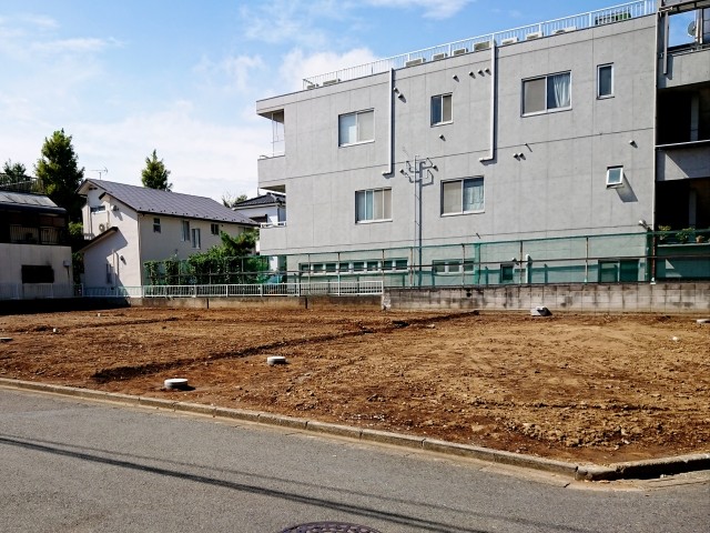 平均成約価格と成約価格中央値の差が示す中心価格